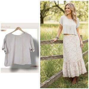 🌿Contempo Casuals Women's Small Light Gray Flutter Sleeve Top